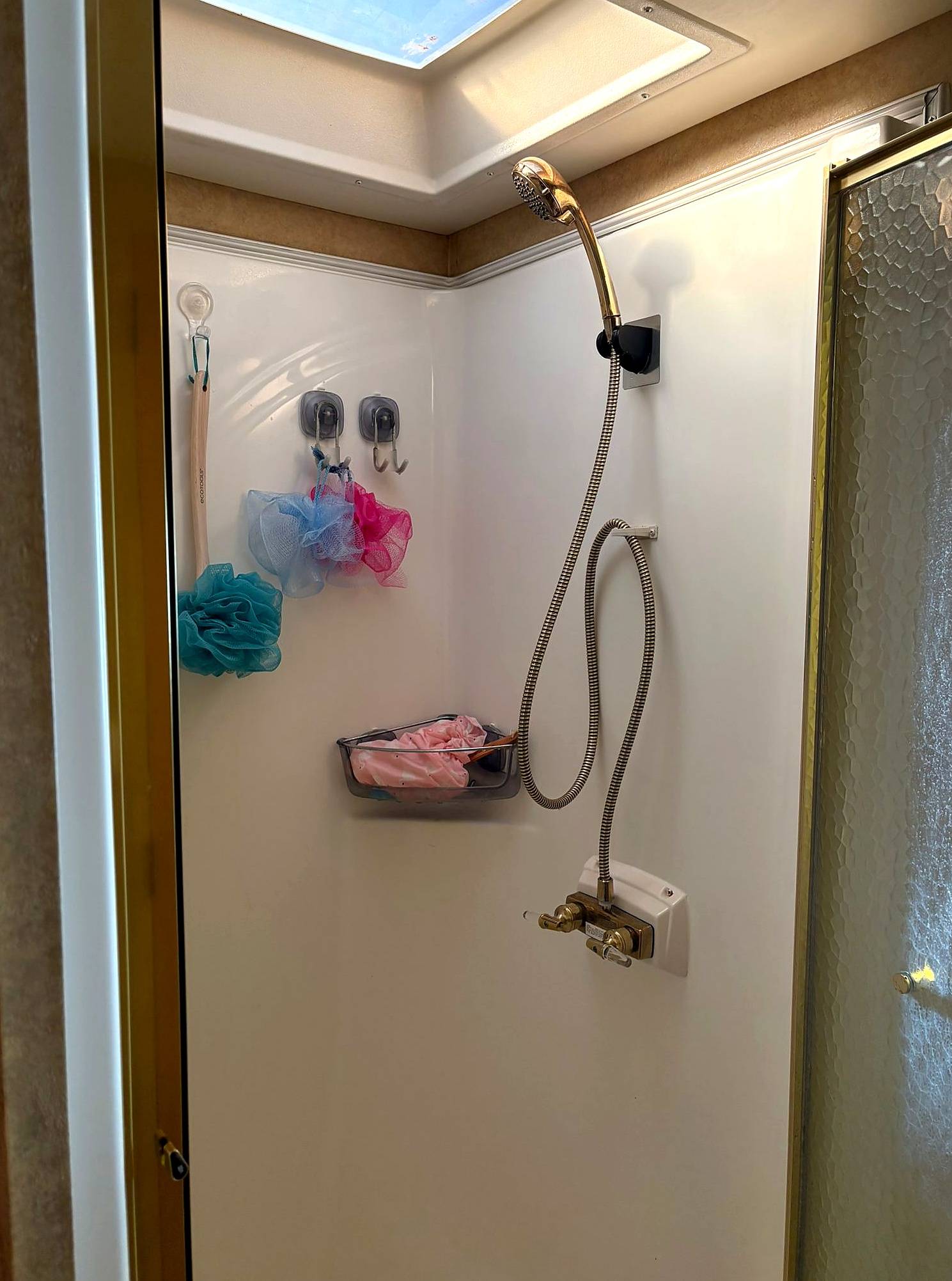 Shower main view